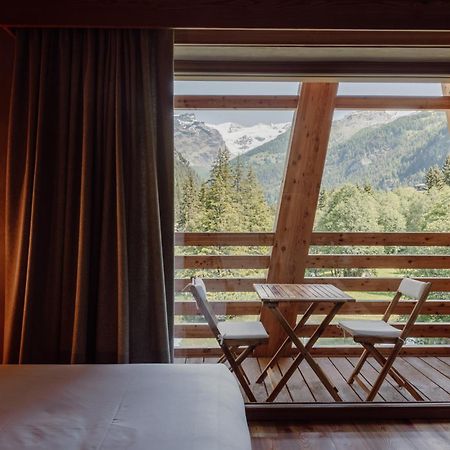 Au Charmant Petit Lac - Ecohotel Parc & Spa Champoluc Exterior photo