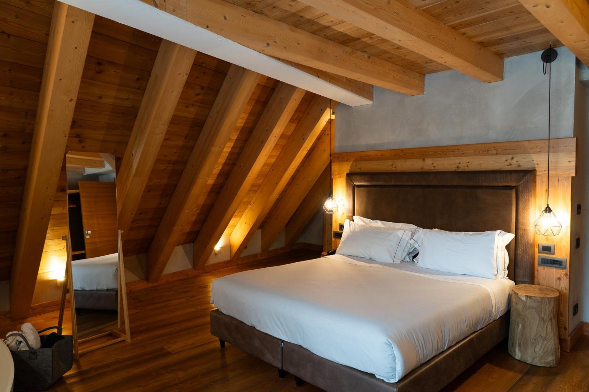 Au Charmant Petit Lac - Ecohotel Parc & Spa Champoluc Exterior photo