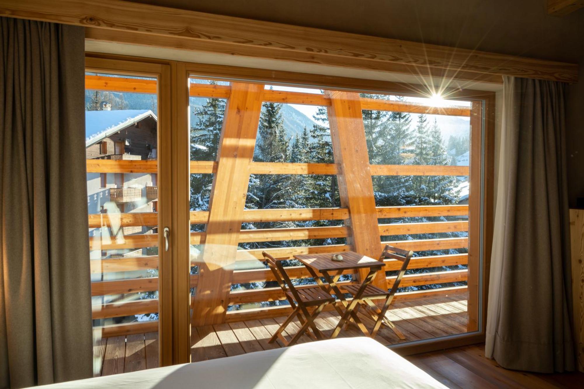 Au Charmant Petit Lac - Ecohotel Parc & Spa Champoluc Exterior photo