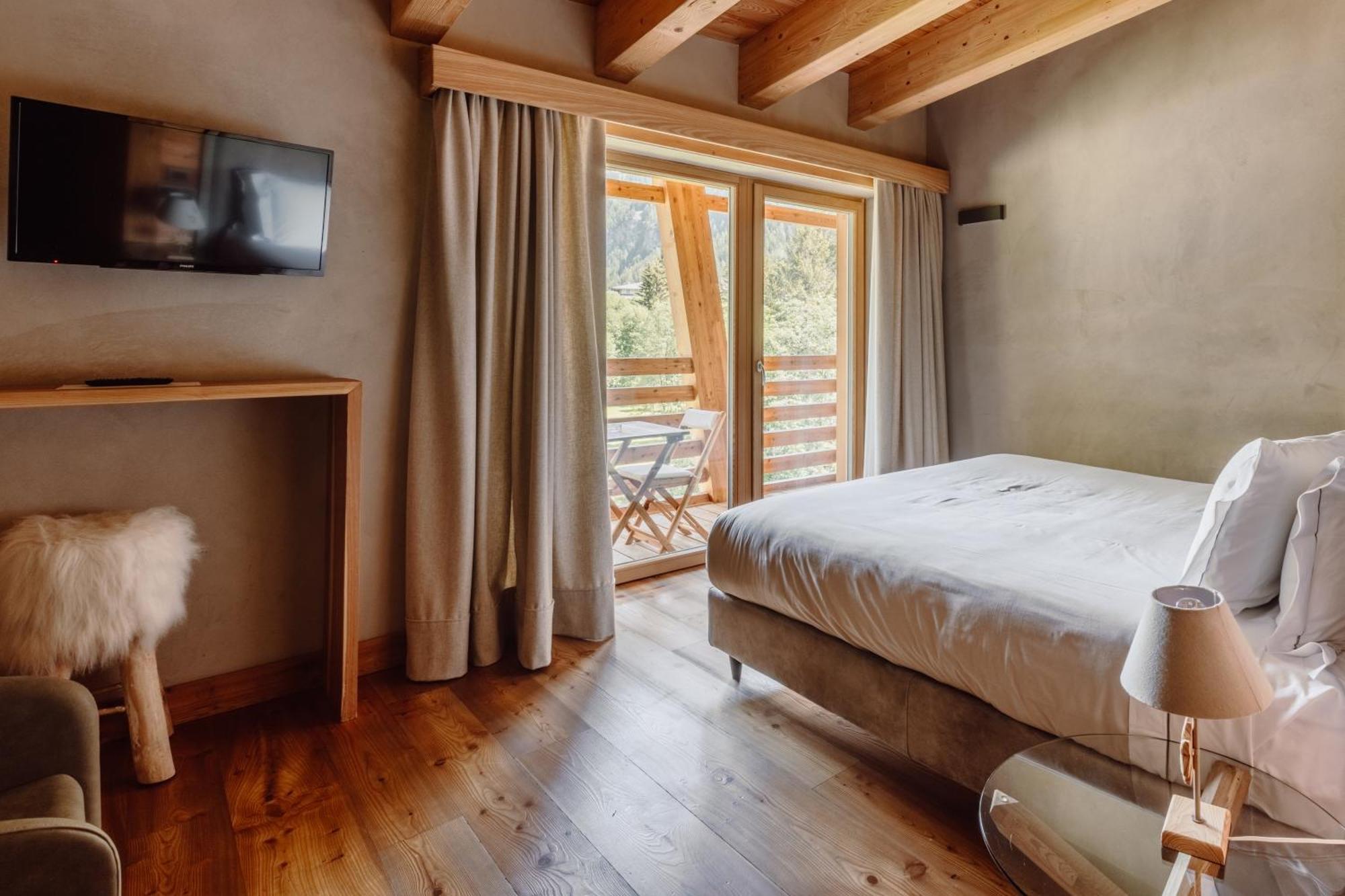 Au Charmant Petit Lac - Ecohotel Parc & Spa Champoluc Exterior photo